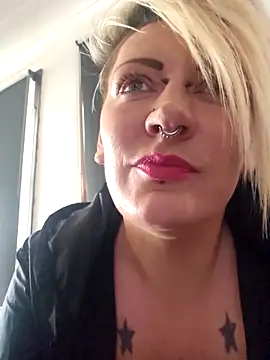 PinkTheHawk online show from 28, 2, 2026