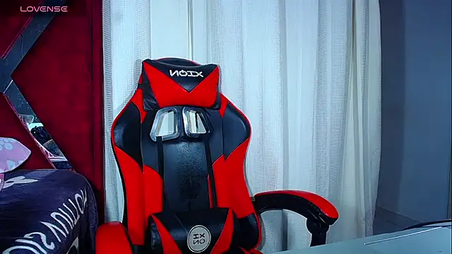 Snapshot of DanisaBrown chatting on 7, 11, 2025 DanisaBrown online show from 7, 11, 2025