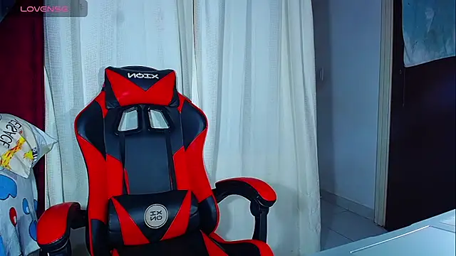 Snapshot of DanisaBrown chatting on 12, 11, 2025 DanisaBrown online show from 12, 11, 2025