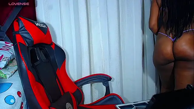 Snapshot of DanisaBrown chatting on 27, 11, 2025 DanisaBrown online show from 27, 11, 2025