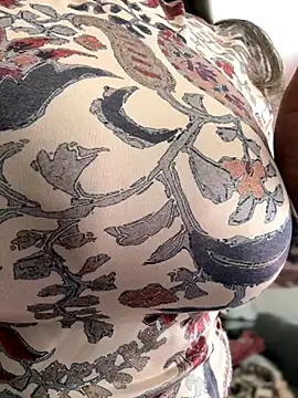 Snapshot of emma_tour chatting on 15, 11, 2025 emma tour online show from 15, 11, 2025