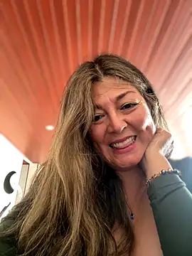 Snapshot of emma_tour chatting on 22, 11, 2025 emma tour online show from 22, 11, 2025