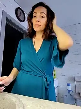 Snapshot of EvaXOAir chatting on 17, 12, 2024 EvaXOAir online show from 17, 12, 2024