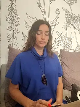 Snapshot of EvaXOAir chatting on 5, 2, 2025 EvaXOAir online show from 5, 2, 2025