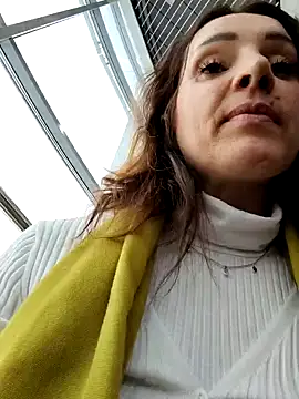 Snapshot of EvaXOAir chatting on 10, 2, 2025 EvaXOAir online show from 10, 2, 2025