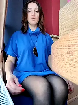 Snapshot of EvaXOAir chatting on 24, 2, 2025 EvaXOAir online show from 24, 2, 2025