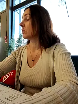 Snapshot of EvaXOAir chatting on 26, 2, 2025 EvaXOAir online show from 26, 2, 2025