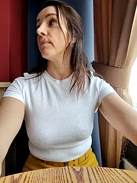 Snapshot of EvaXOAir chatting on 22, 3, 2025 EvaXOAir online show from 22, 3, 2025