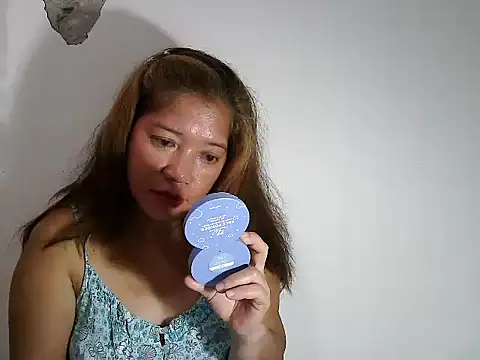 wethornypussy4u online show from 17, 9, 2025