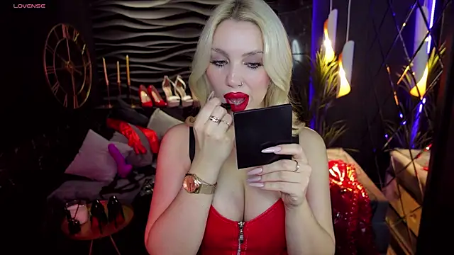 Snapshot of MistressDarsy chatting on 20, 12, 2024 MistressDarsy online show from 20, 12, 2024