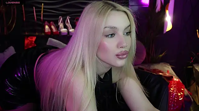 Snapshot of MistressDarsy chatting on 13, 3, 2025 MistressDarsy online show from 13, 3, 2025