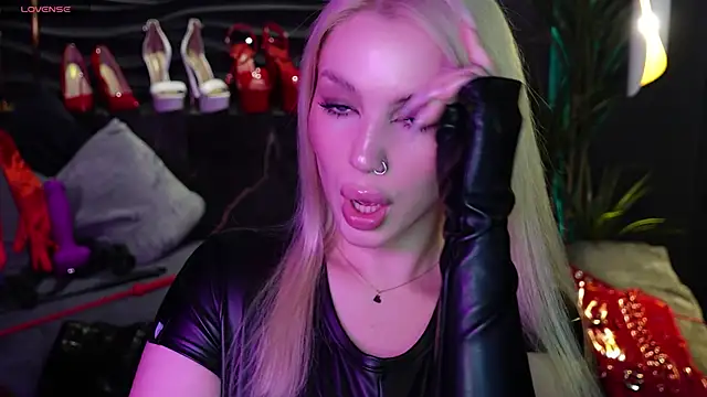 Snapshot of MistressDarsy chatting on 16, 3, 2025 MistressDarsy online show from 16, 3, 2025