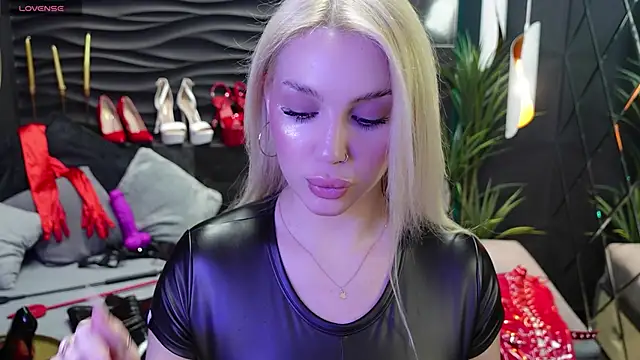 Snapshot of MistressDarsy chatting on 18, 3, 2025 MistressDarsy online show from 18, 3, 2025