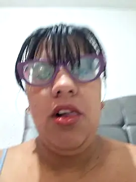 Snapshot of ZaidaWet chatting on 20, 10, 2025 ZaidaWet online show from 20, 10, 2025