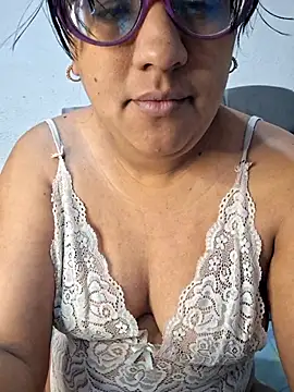 Snapshot of ZaidaWet chatting on 10, 11, 2025 ZaidaWet online show from 10, 11, 2025