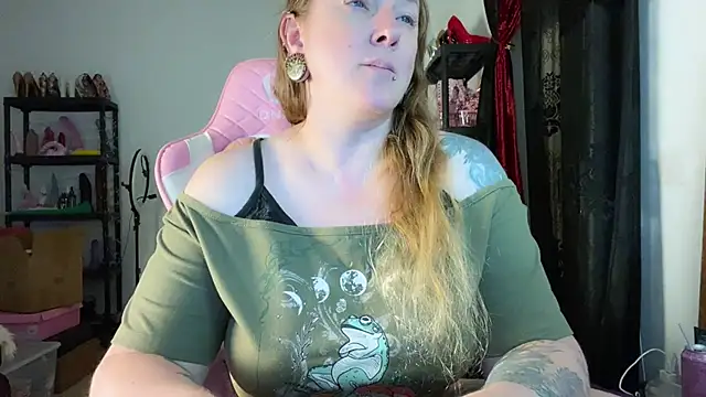 kisicaxx online show from 18, 11, 2025