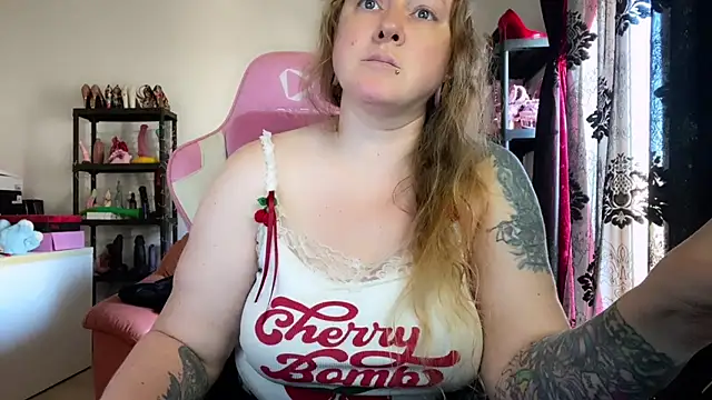 kisicaxx online show from 5, 4, 2026