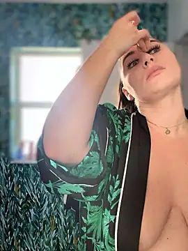 Snapshot of lovely_beast chatting on 9, 1, 2026 lovely beast online show from 9, 1, 2026