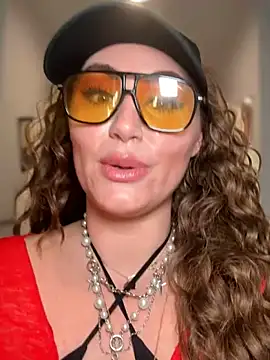 Snapshot of lovely_beast chatting on 25, 2, 2026 lovely beast online show from 25, 2, 2026