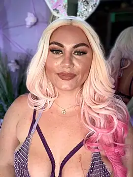 Snapshot of lovely_beast chatting on 3, 4, 2026 lovely beast online show from 3, 4, 2026