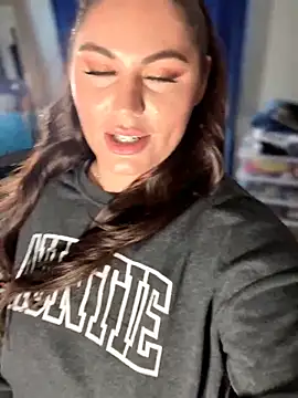 Snapshot of lovely_beast chatting on 17, 4, 2026 lovely beast online show from 17, 4, 2026