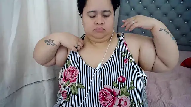 hotlesby4uxxx online show from 5, 12, 2024