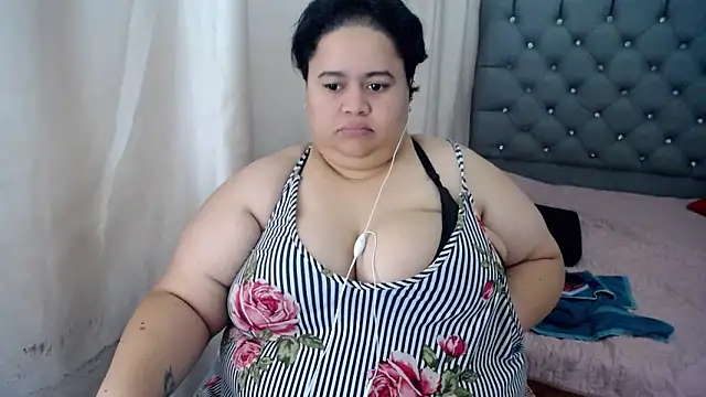 hotlesby4uxxx online show from 12, 12, 2024