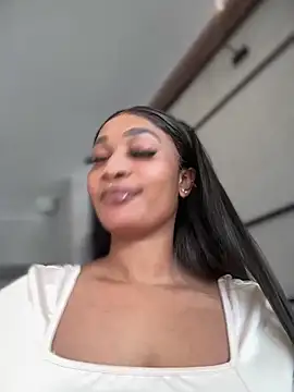   Nessa   online show from 25, 1, 2025