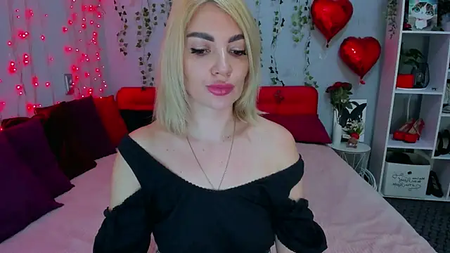 LunaBellucci online show from 14, 4, 2026