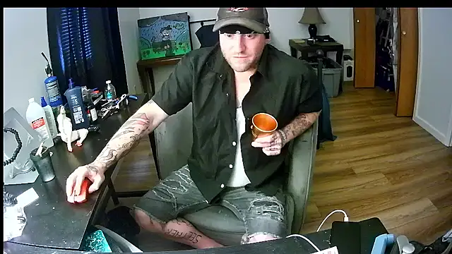 Livingpuddle online show from 28, 7, 2026
