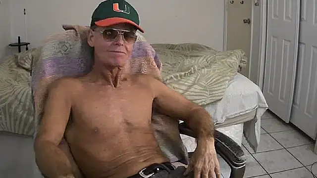 Snapshot of nakeedcowboi65 chatting on 17, 11, 2025 nakeedcowboi65 online show from 17, 11, 2025