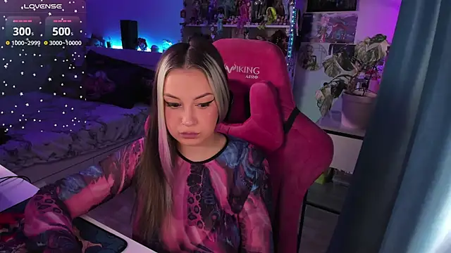 ChloeKohaku online show from 18, 12, 2024