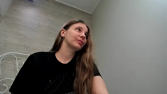 Snapshot of JuliaBusty chatting on 4, 3, 2025 JuliaBusty online show from 4, 3, 2025