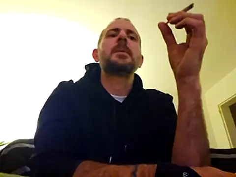 Snapshot of verylargecock chatting on 14, 11, 2025 verylargecock online show from 14, 11, 2025