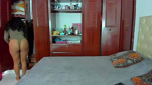 Snapshot of LUISSA_ chatting on 7, 1, 2025 LUISSA online show from 7, 1, 2025
