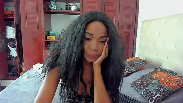 Snapshot of LUISSA_ chatting on 12, 1, 2025 LUISSA online show from 12, 1, 2025