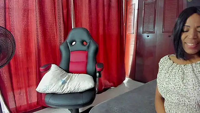 Snapshot of LUISSA_ chatting on 30, 1, 2025 LUISSA online show from 30, 1, 2025