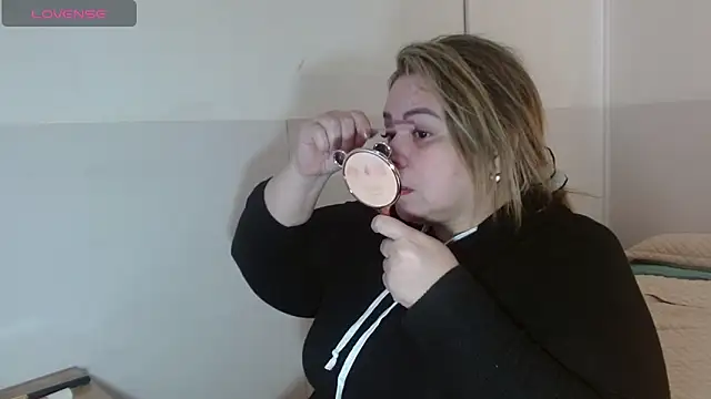 bella savati online show from 19, 9, 2025