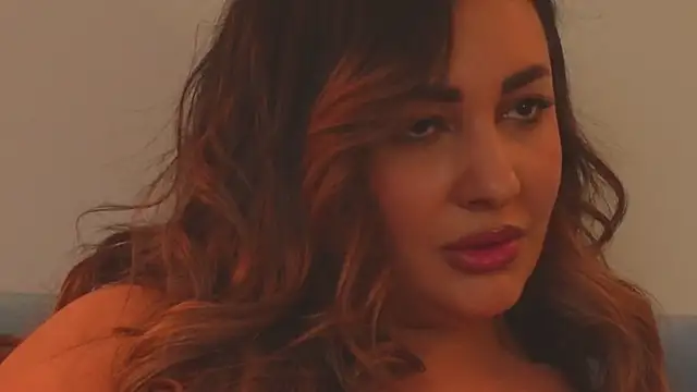 YaaraCollins online show from 25, 2, 2025