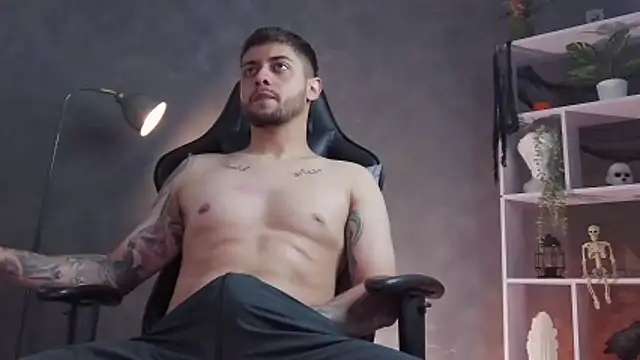 Snapshot of alessandro_duty chatting on 26, 10, 2025 alessandro duty online show from 26, 10, 2025