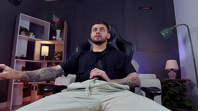 Snapshot of alessandro_duty chatting on 8, 1, 2026 alessandro duty online show from 8, 1, 2026