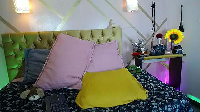 Snapshot of dove_mature chatting on 23, 9, 2025 dove mature online show from 23, 9, 2025