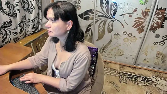 Snapshot of EVILENSA chatting on 27, 12, 2024 EVILENSA online show from 27, 12, 2024