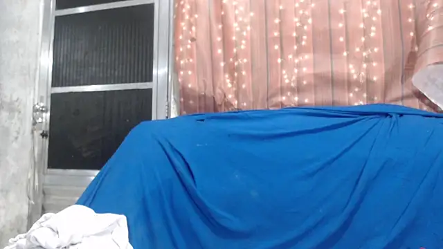 Snapshot of Venusluxodomme chatting on 20, 4, 2026 Venusluxodomme online show from 20, 4, 2026