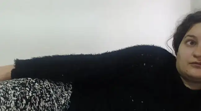 Snapshot of flowerlauren chatting on 2, 2, 2025 flowerlauren online show from 2, 2, 2025