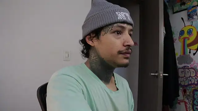 Snapshot of trieone chatting on 2, 12, 2025 trieone online show from 2, 12, 2025