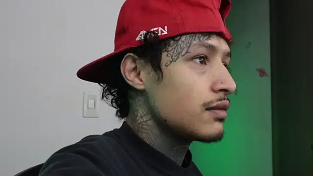 Snapshot of trieone chatting on 15, 12, 2025 trieone online show from 15, 12, 2025