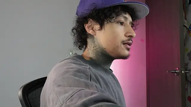 trieone online show from 14, 4, 2026