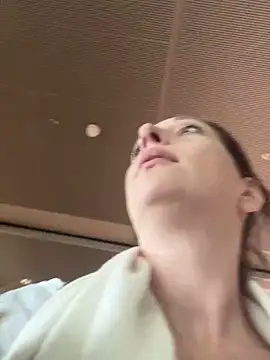 Viola Beck online show from 5, 3, 2025