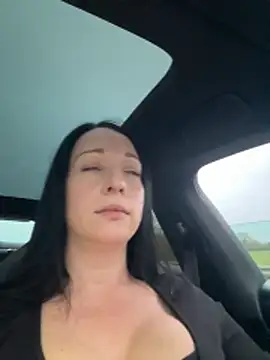 Viola Beck online show from 3, 12, 2025